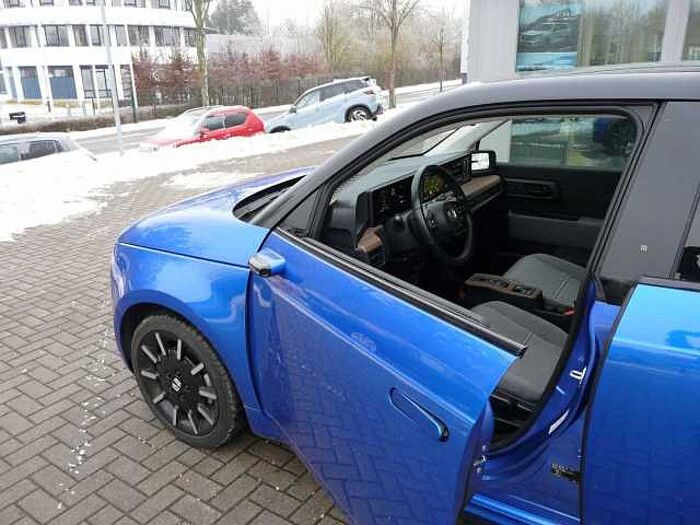 Honda e Advance Style-Paket + Winterradsatz